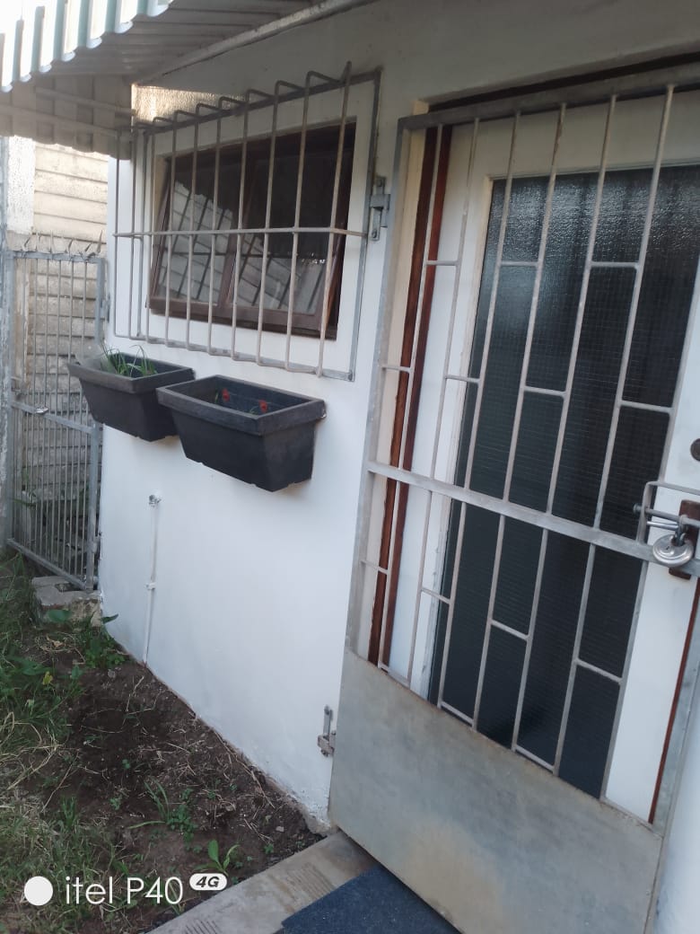 To Let 1 Bedroom Property for Rent in Quigney Eastern Cape